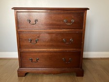 Wood Chest of Drawers Real
