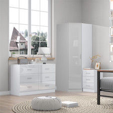 REFLECT Corner + Chest of